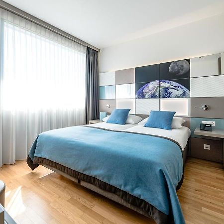 Discovery Hotel 3* Superior Crissier Exteriör bild