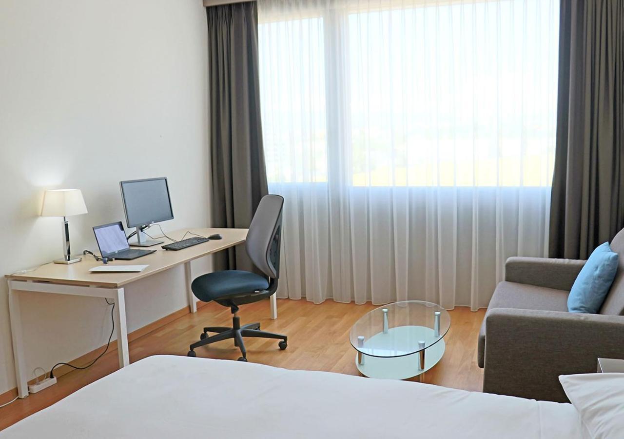 Discovery Hotel 3* Superior Crissier Exteriör bild