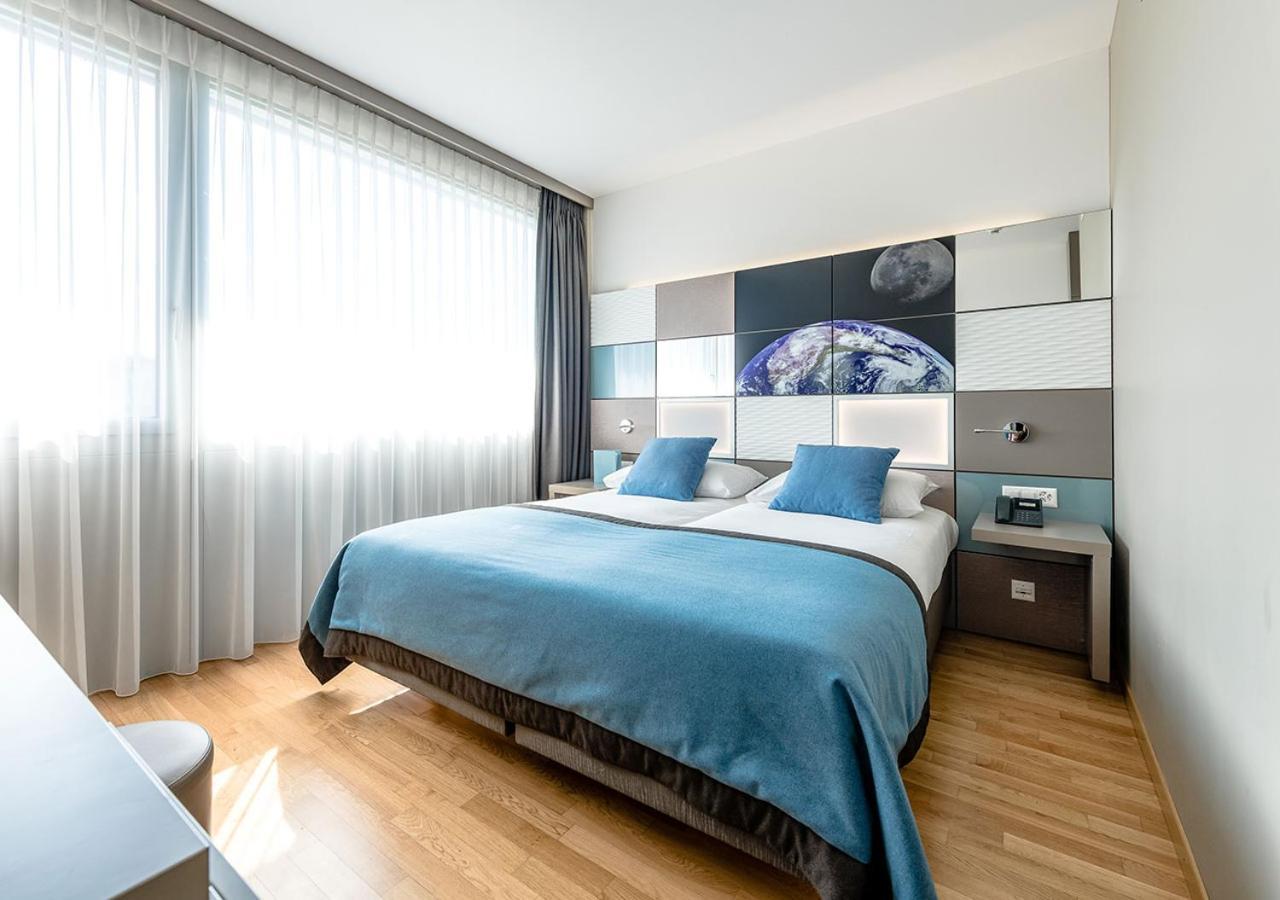 Discovery Hotel 3* Superior Crissier Exteriör bild
