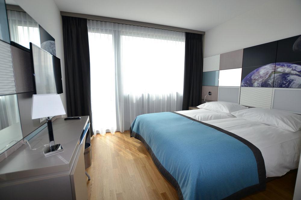 Discovery Hotel 3* Superior Crissier Exteriör bild