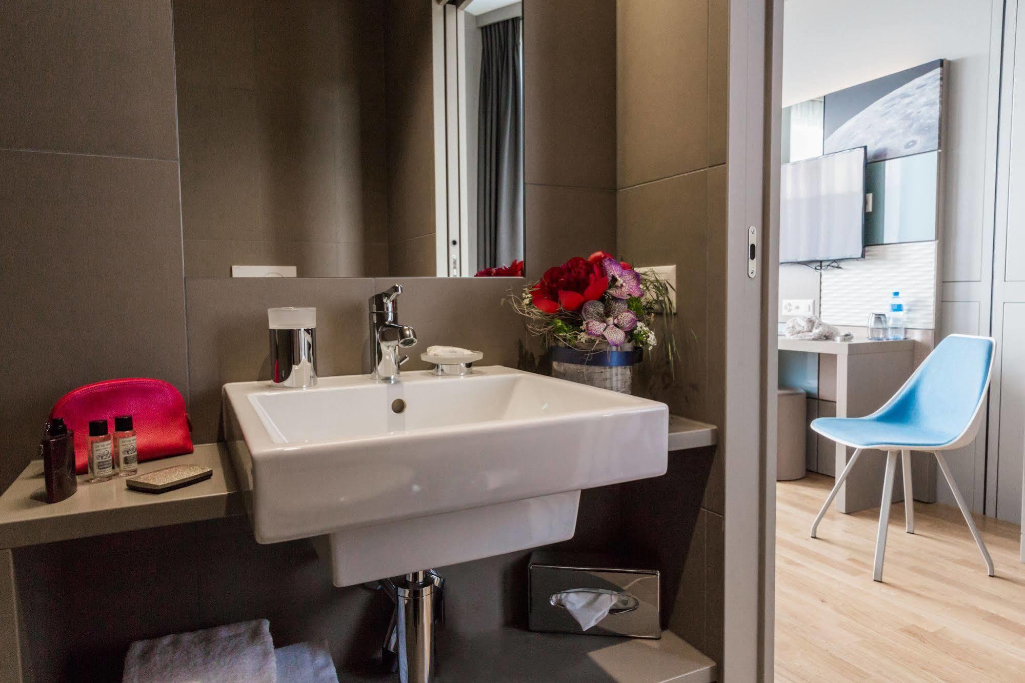 Discovery Hotel 3* Superior Crissier Exteriör bild