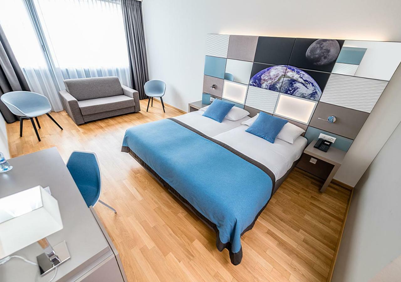 Discovery Hotel 3* Superior Crissier Exteriör bild