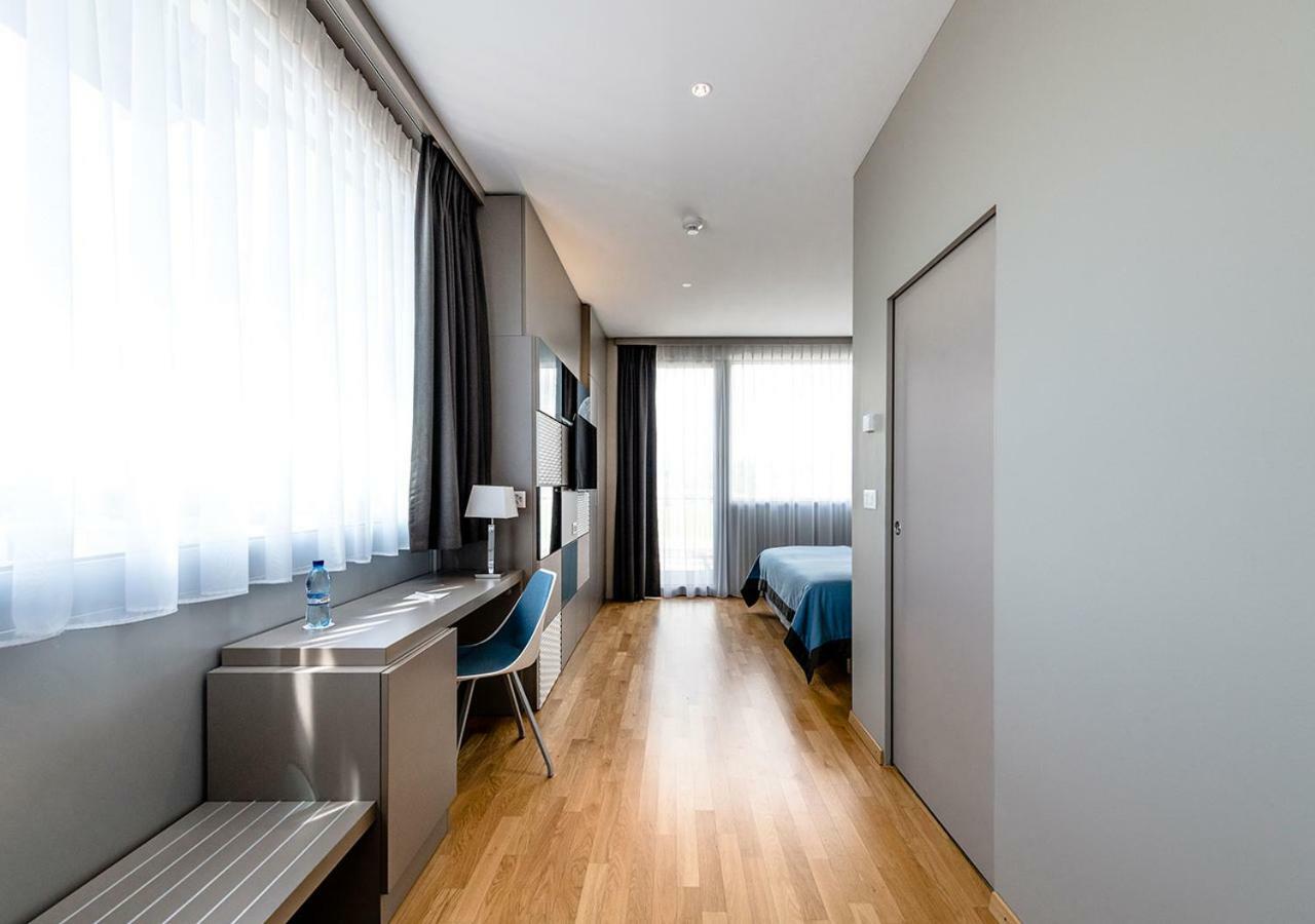 Discovery Hotel 3* Superior Crissier Exteriör bild