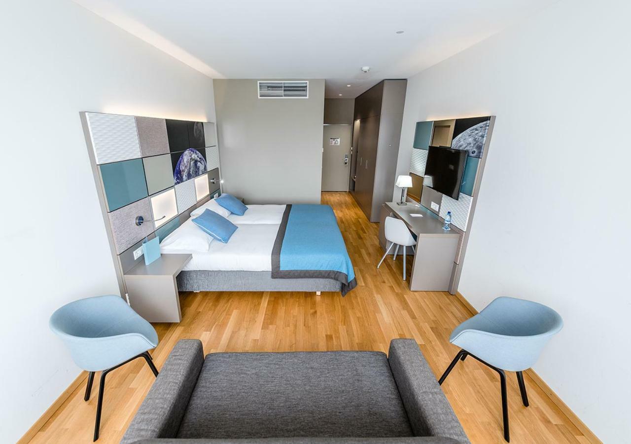 Discovery Hotel 3* Superior Crissier Exteriör bild